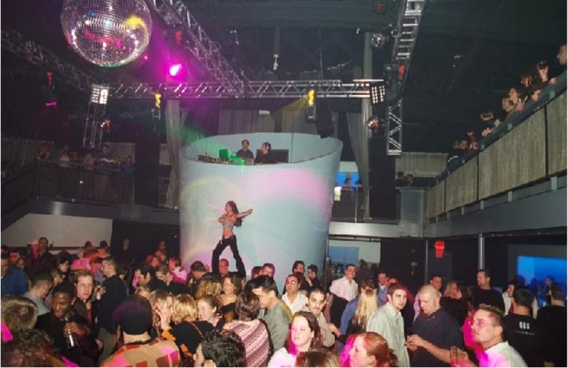 Shell Robinson with crowd and disco ball